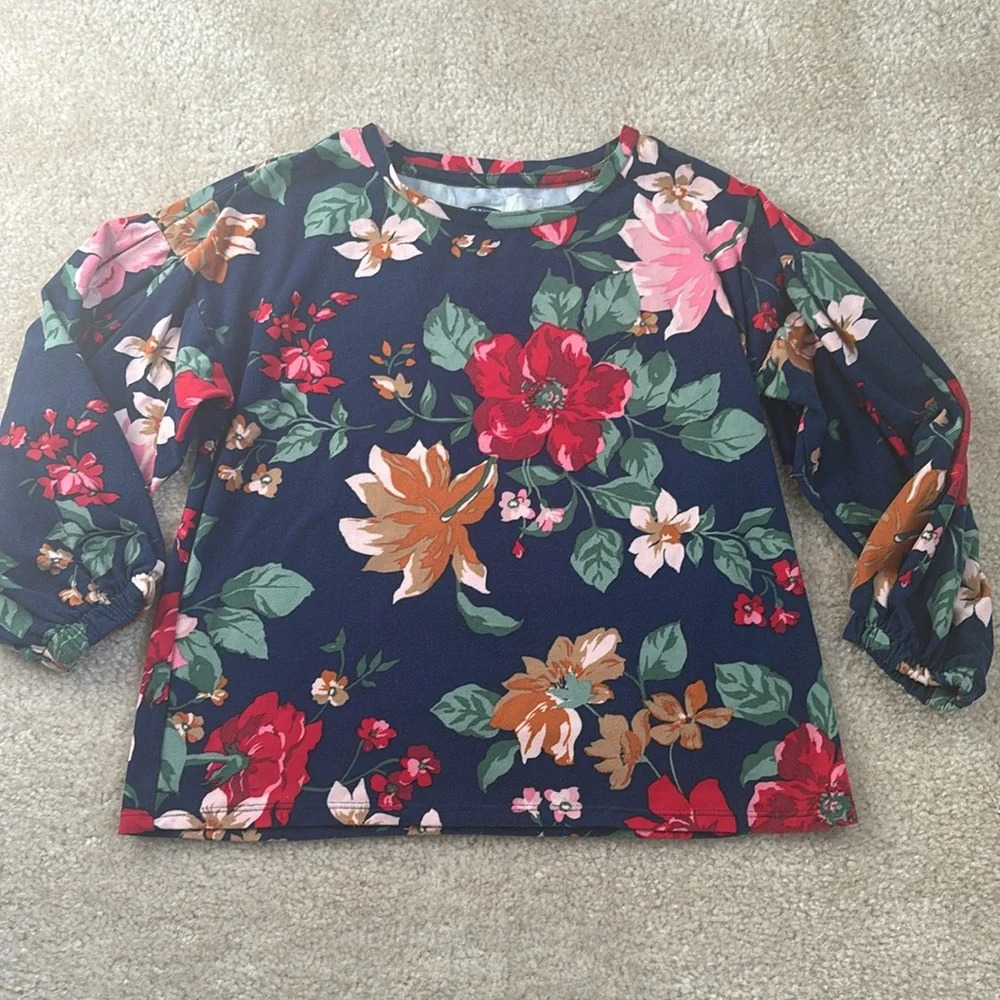 LOT Good Condition Old Navy Tops - Picture 6 of 8